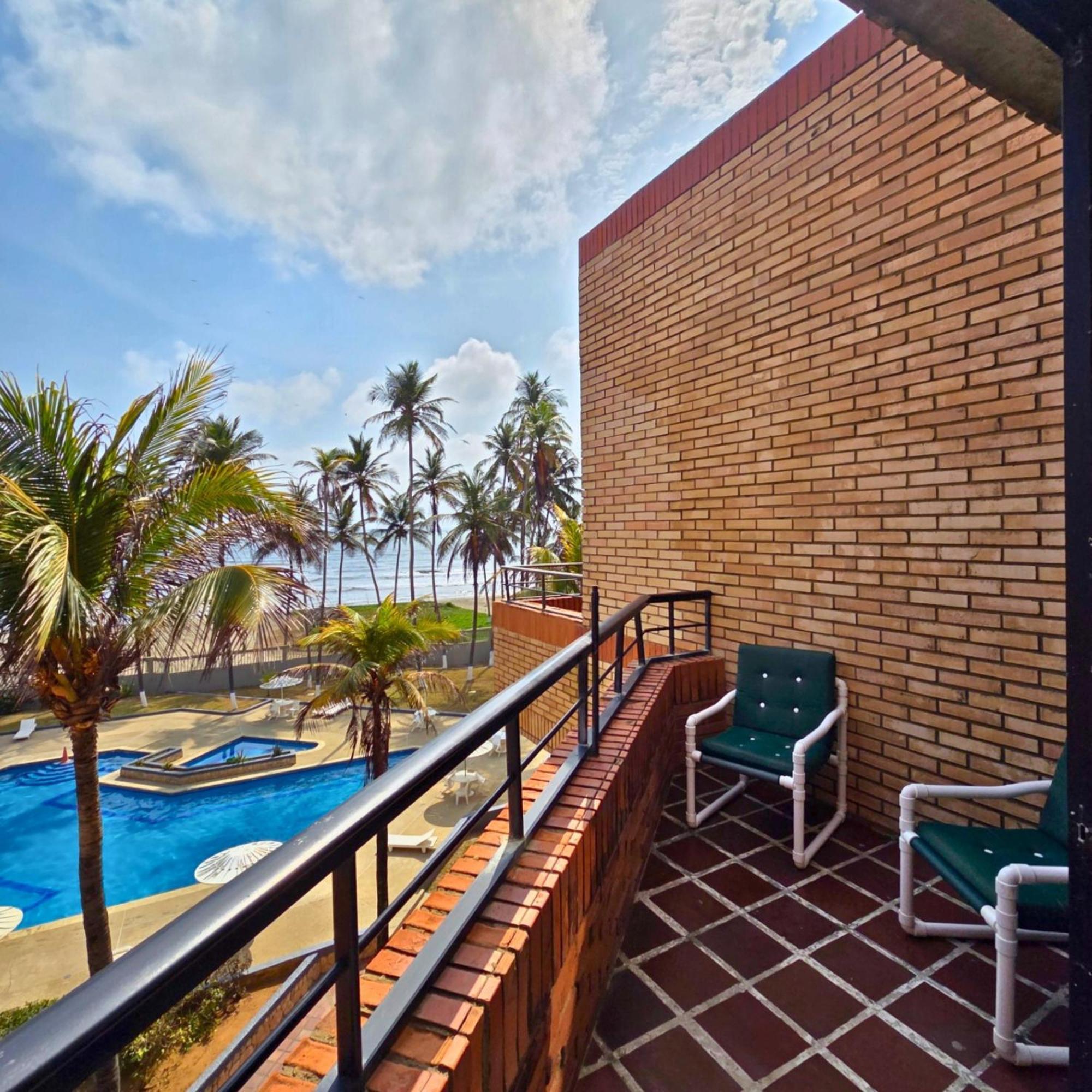 Tucacas, Frente Al Mar, Balcon, Piscina Y Playa Privada Apartment Exterior photo