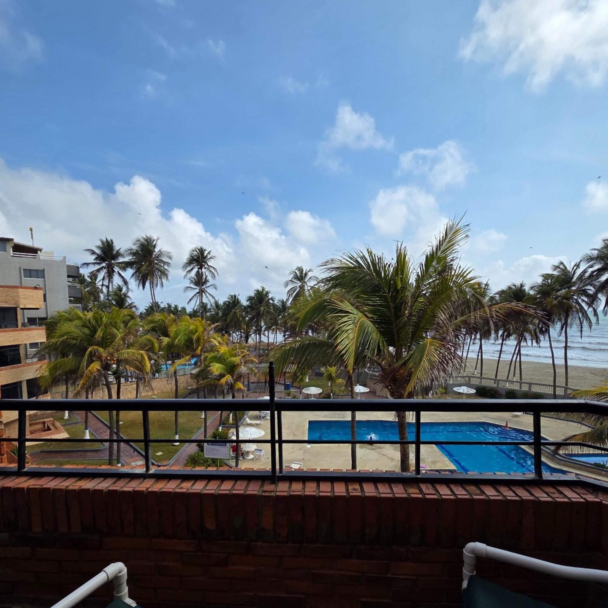 Tucacas, Frente Al Mar, Balcon, Piscina Y Playa Privada Apartment Exterior photo
