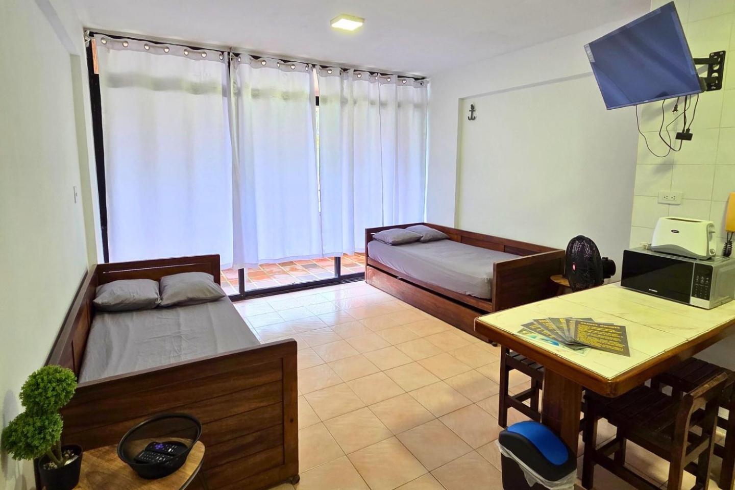 Tucacas, Frente Al Mar, Balcon, Piscina Y Playa Privada Apartment Exterior photo
