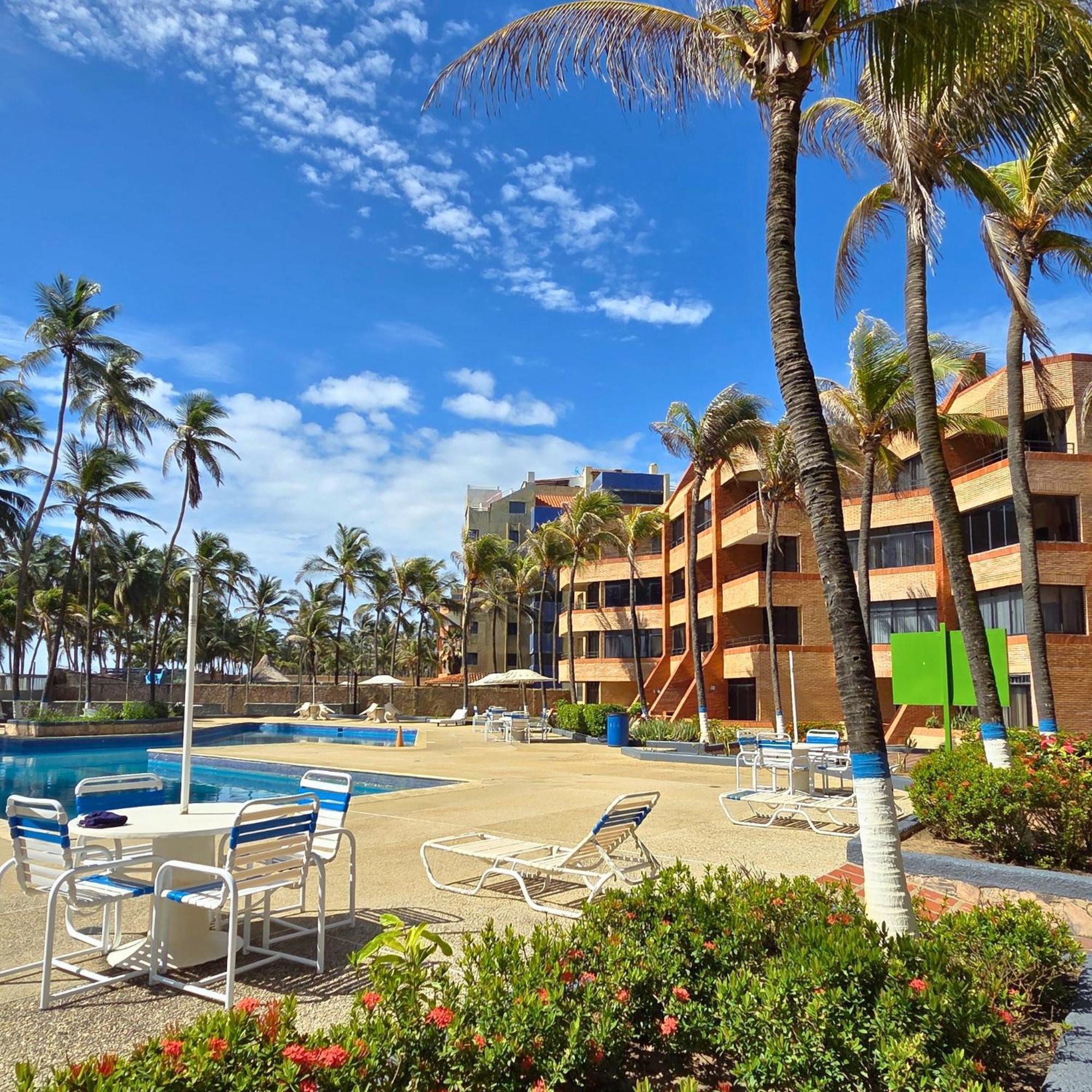 Tucacas, Frente Al Mar, Balcon, Piscina Y Playa Privada Apartment Exterior photo